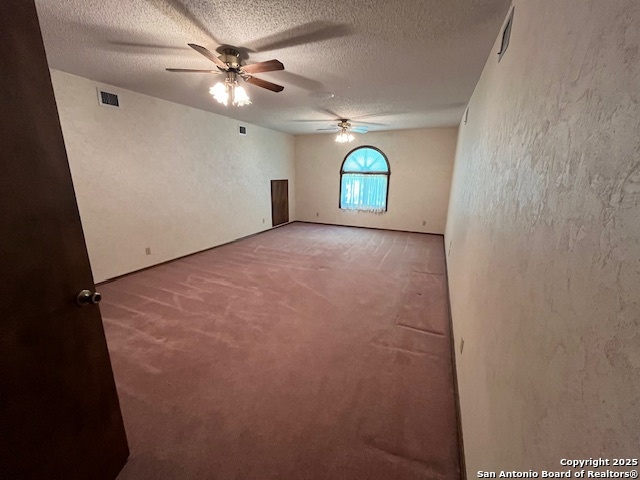Listing photo id 10 for 1120 Avenue D