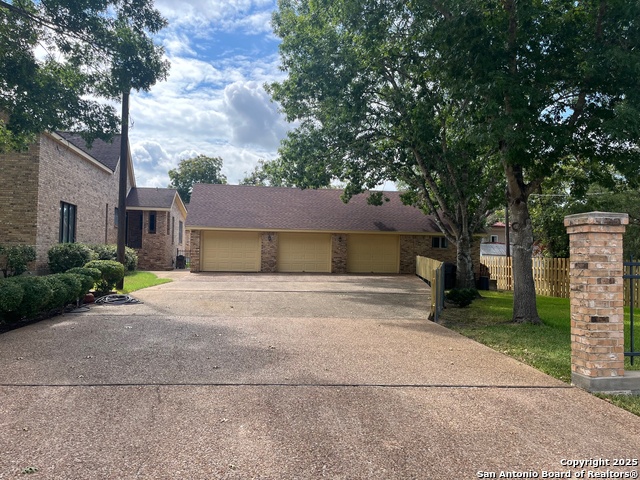 Listing photo id 21 for 1120 Avenue D