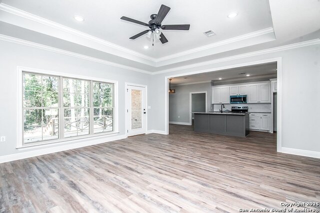 Image 3 of 13 For 226 Colonial