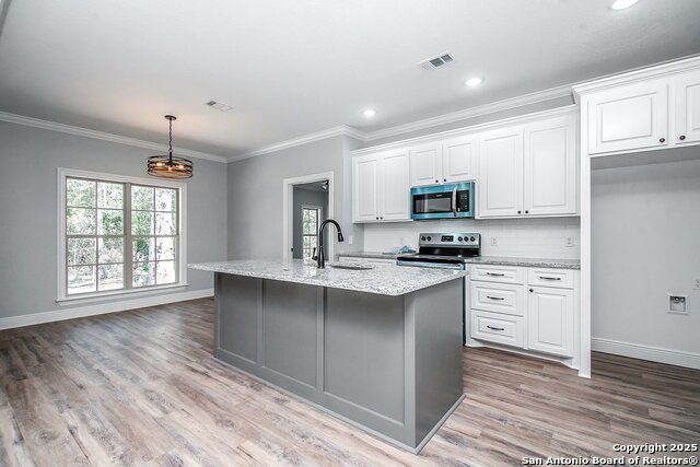 Image 4 of 13 For 226 Colonial