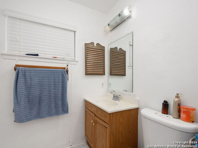Image 13 of 30 For 4706 Esterbrook