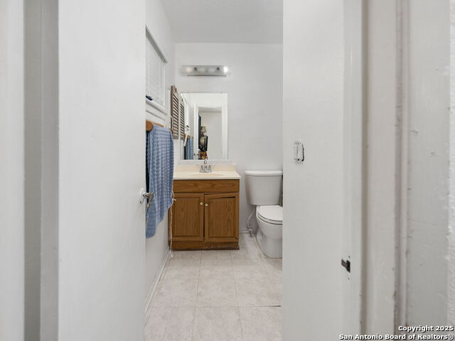 Image 15 of 30 For 4706 Esterbrook