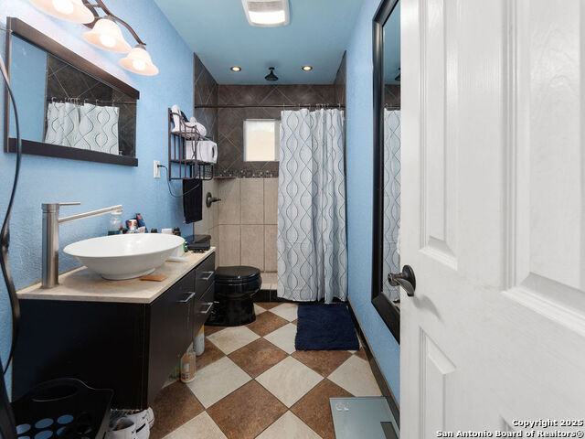 Image 8 of 30 For 4706 Esterbrook