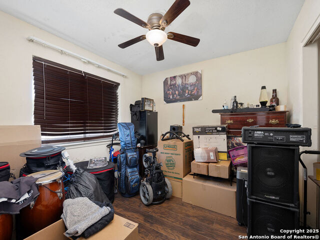 Image 9 of 30 For 4706 Esterbrook