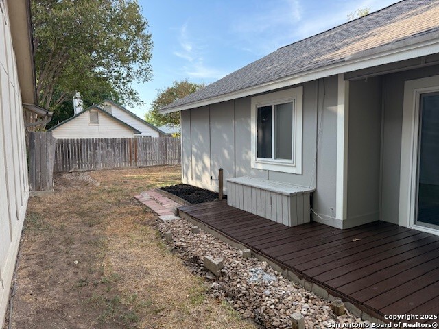 Listing photo id 14 for 12019 Stoney