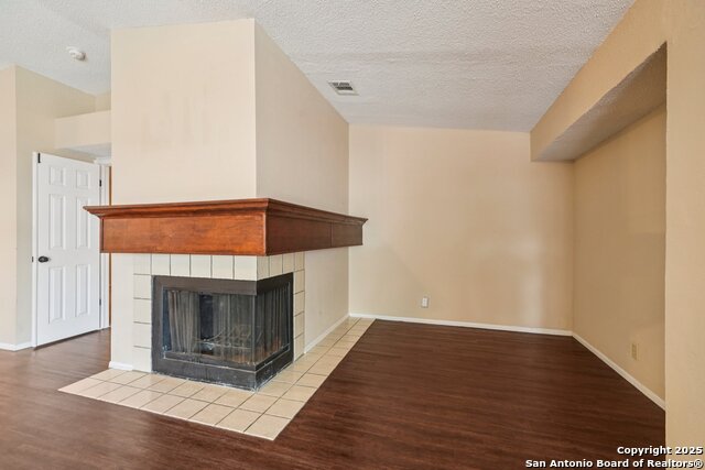 Image 10 of 33 For 10338 Country Vista