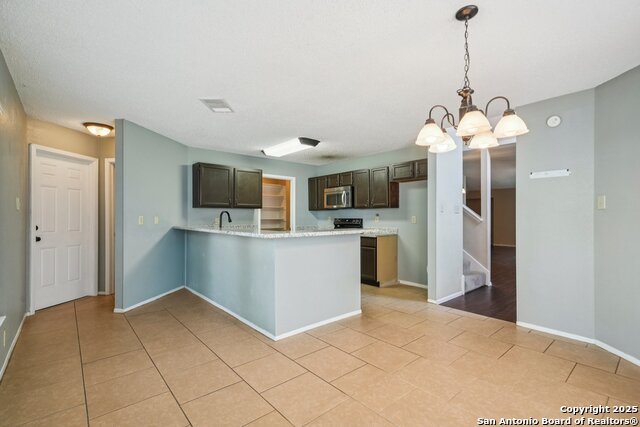 Image 11 of 33 For 10338 Country Vista
