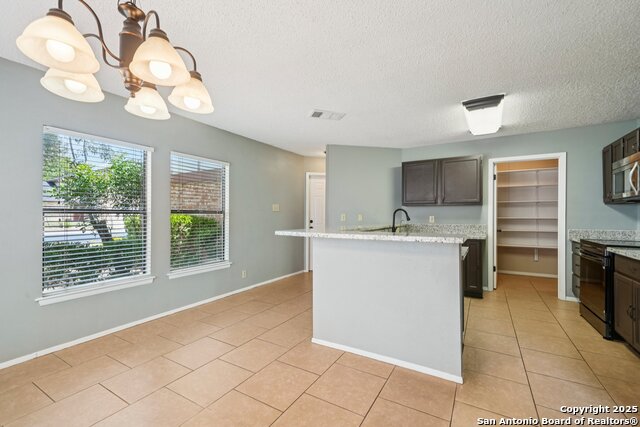 Image 12 of 33 For 10338 Country Vista