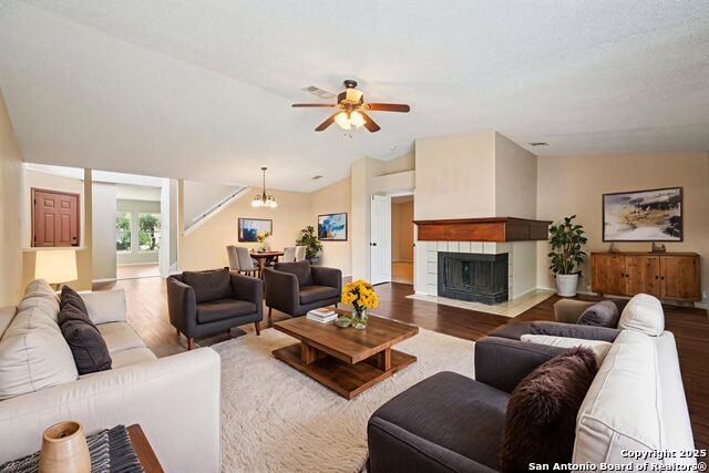 Image 7 of 33 For 10338 Country Vista