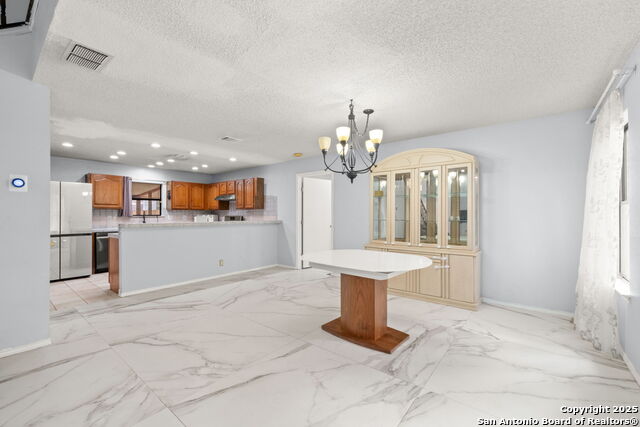 Listing photo id 8 for 7130 Ranch Hill