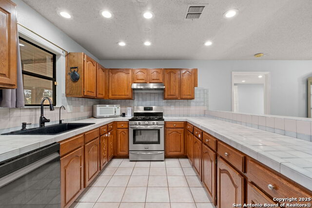 Listing photo id 10 for 7130 Ranch Hill