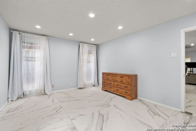 Listing photo id 11 for 7130 Ranch Hill