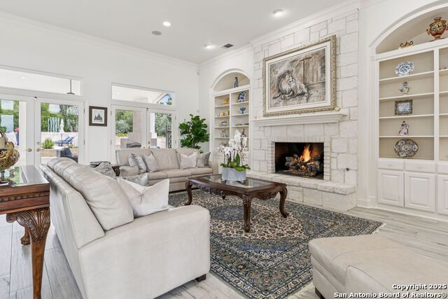 Image 10 of 47 For 16 Highgate Dr