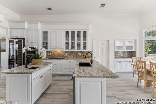 Image 15 of 47 For 16 Highgate Dr