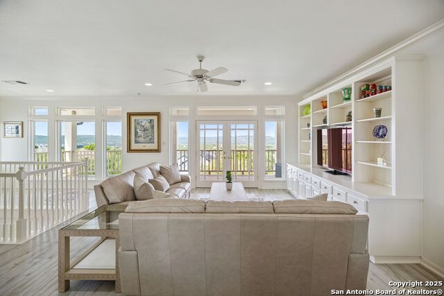 Image 22 of 47 For 16 Highgate Dr