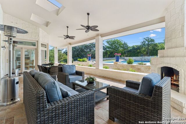 Image 37 of 47 For 16 Highgate Dr