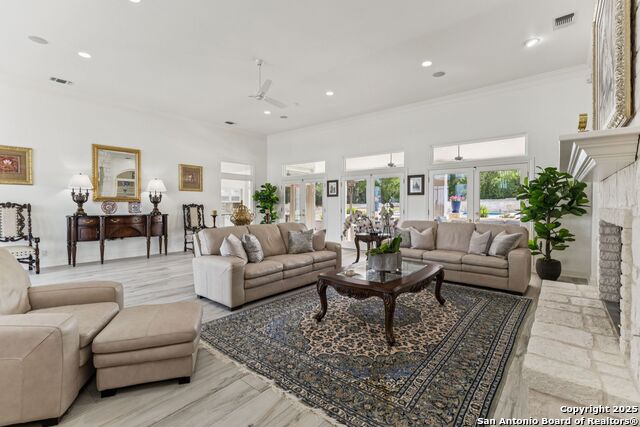 Image 9 of 47 For 16 Highgate Dr