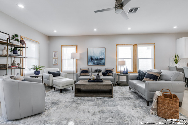 Listing photo id 4 for 1012 Cherry N