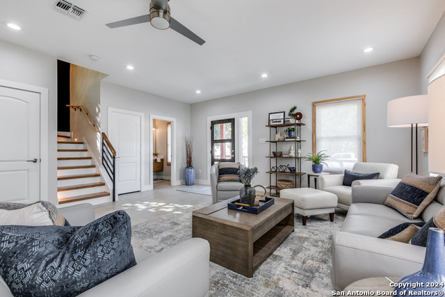 Listing photo id 5 for 1012 Cherry N