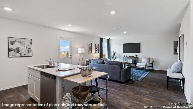 Listing photo id 14 for 12551 Ivory Pkwy