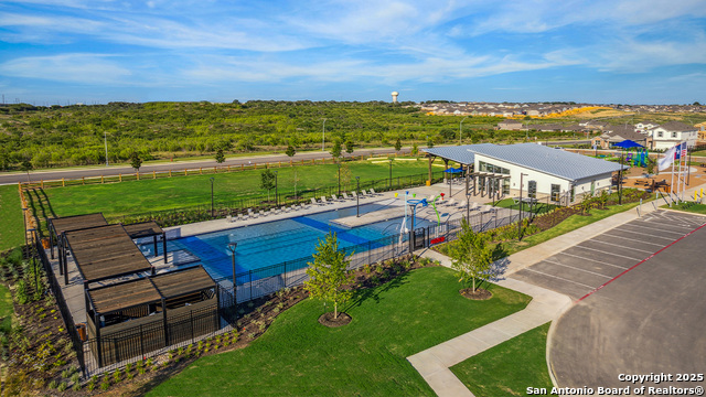 Listing photo id 39 for 12551 Ivory Pkwy