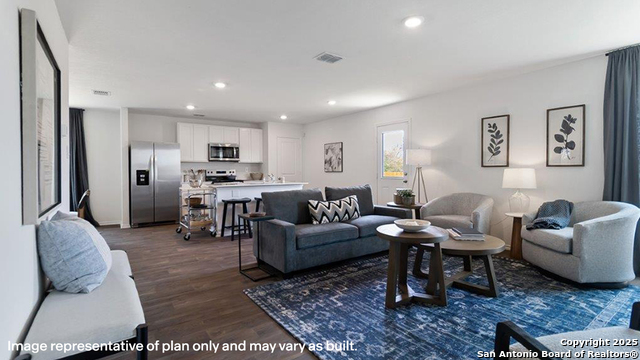 Listing photo id 1 for 12523 Ivory Pkwy