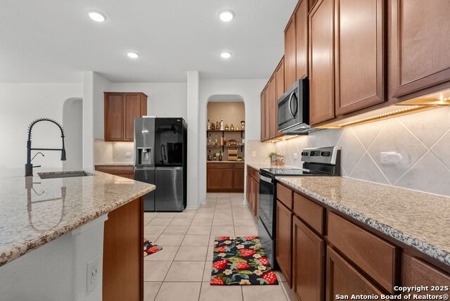 Image 10 of 39 For 295 Kat Garnet