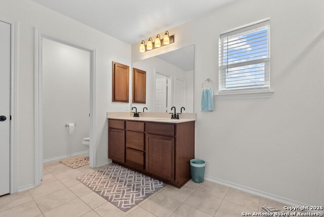 Image 22 of 39 For 295 Kat Garnet