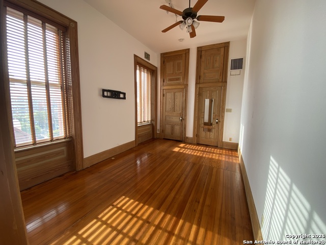 Image 13 of 14 For 235 Commerce E 400