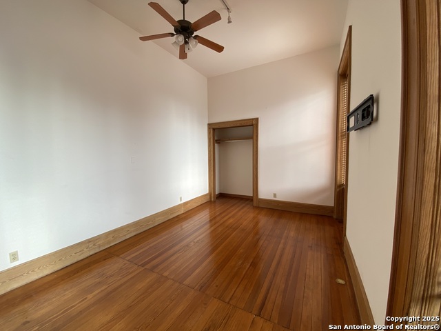 Image 14 of 14 For 235 Commerce E 400