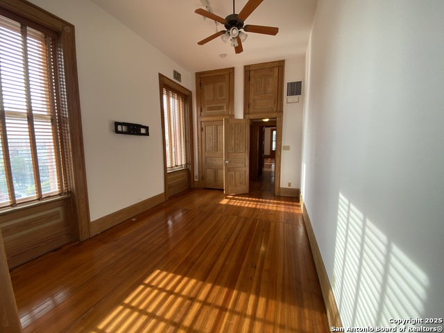 Image 5 of 14 For 235 Commerce E 400