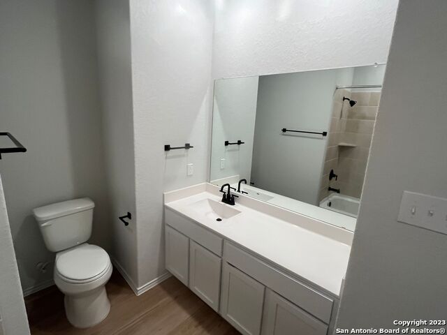 Image 11 of 15 For 4211 Danforth St