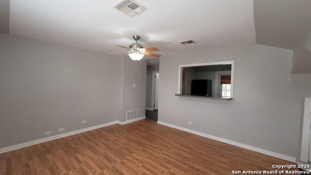 Image 10 of 28 For 113 Vitra Pl  2