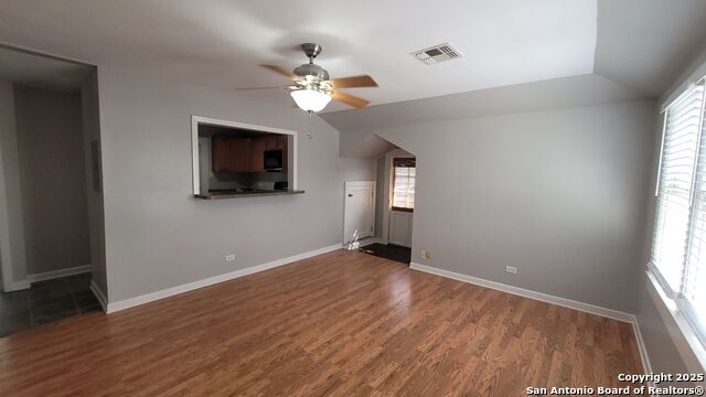 Image 11 of 28 For 113 Vitra Pl  2