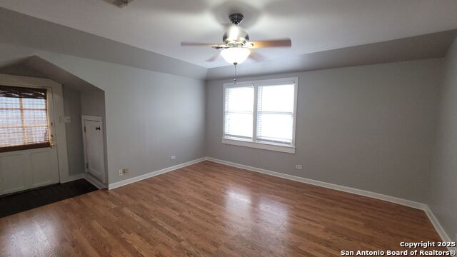 Image 12 of 28 For 113 Vitra Pl  2