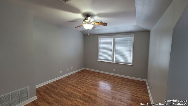 Image 19 of 28 For 113 Vitra Pl  2