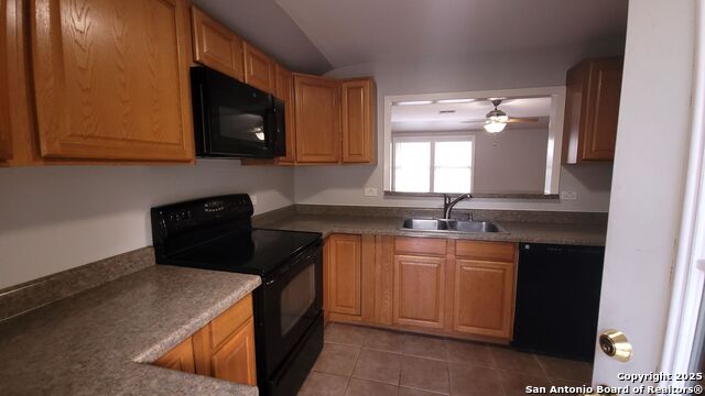 Image 2 of 28 For 113 Vitra Pl  2