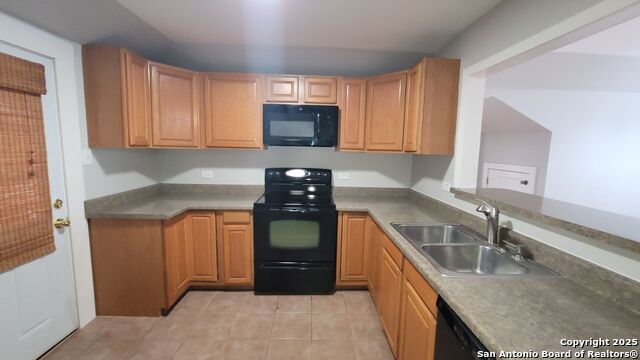 Image 4 of 28 For 113 Vitra Pl  2