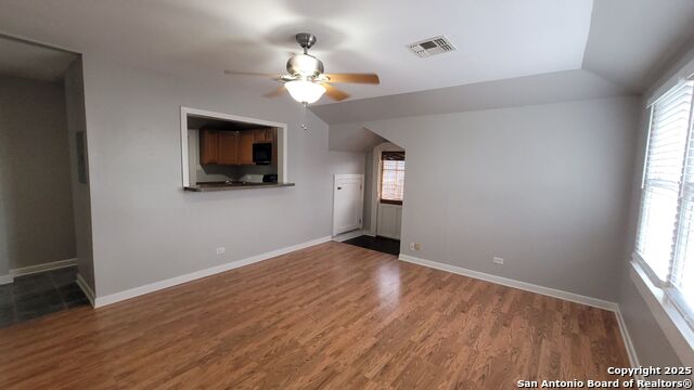 Image 9 of 28 For 113 Vitra Pl  2