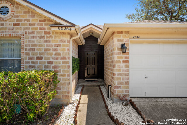 Image 4 of 26 For 9026 Veranda Court