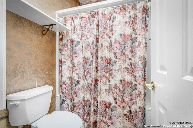 Image 24 of 27 For 622 Evergreen