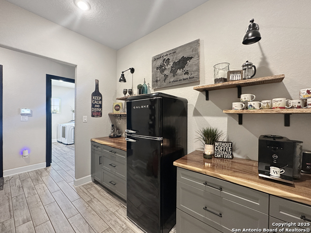 Listing photo id 25 for 102 Anacacho