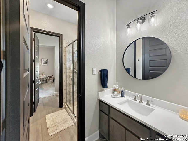 Listing photo id 39 for 102 Anacacho