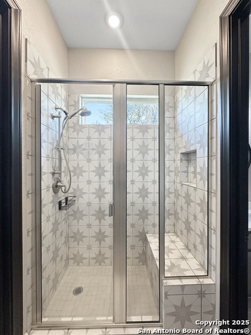 Listing photo id 40 for 102 Anacacho