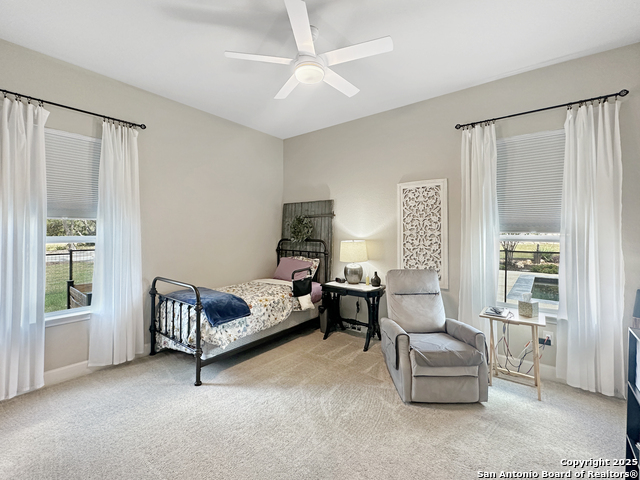 Listing photo id 41 for 102 Anacacho