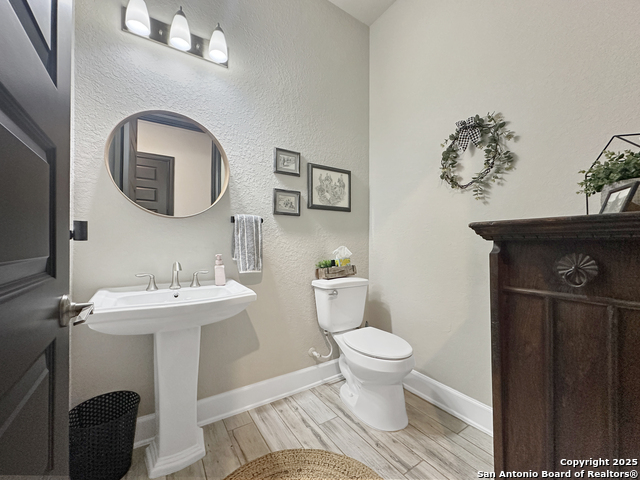 Listing photo id 43 for 102 Anacacho