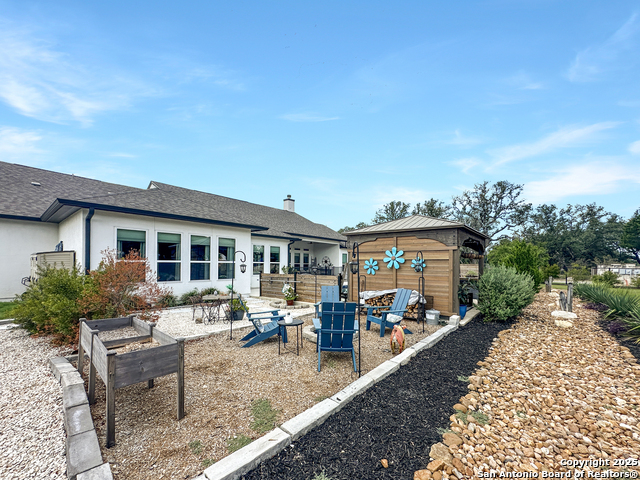 Listing photo id 47 for 102 Anacacho