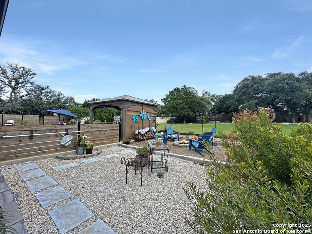Listing photo id 54 for 102 Anacacho