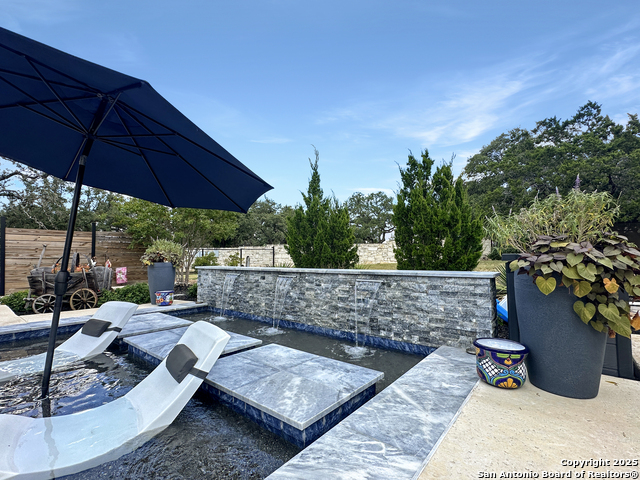 Listing photo id 55 for 102 Anacacho