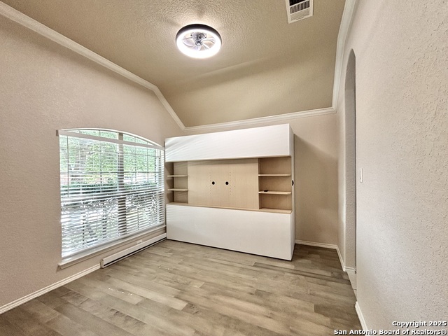 Listing photo id 11 for 14415 High Plains